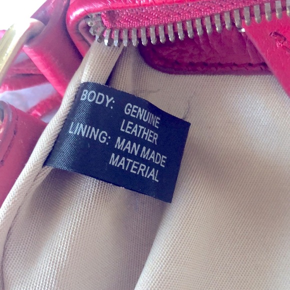 Red genuine leather quilted design crossbody w/ adjustable strap. Gold hardware. - Picture 13 of 15